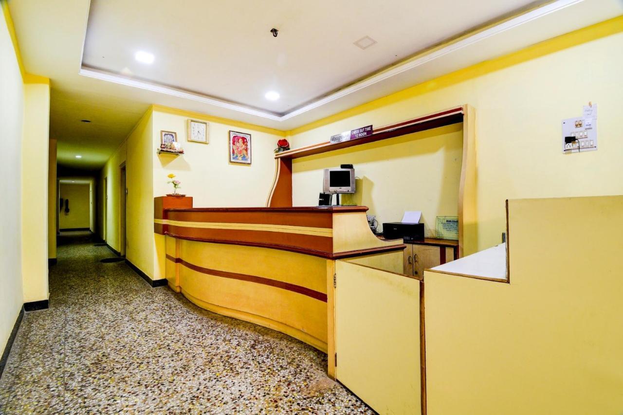מלון דיברוגר Spot On 80135 Gopala Residency מראה חיצוני תמונה